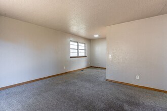 1421 Shalimar Dr in Del City, OK - Building Photo - Building Photo