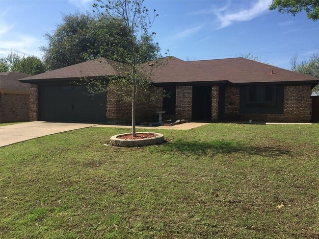 741 Parkview Dr in Burleson, TX - Building Photo - Building Photo