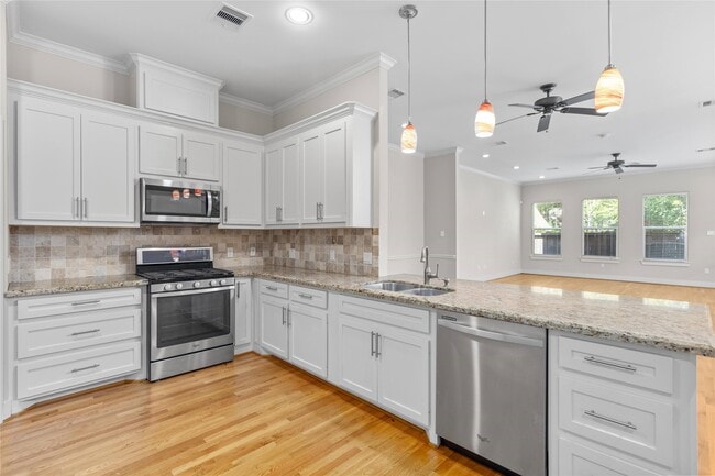 1221 W 23rd St in Houston, TX - Building Photo - Building Photo