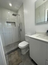 8261 SW 34th Ter in Miami, FL - Building Photo - Building Photo