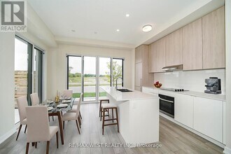 65 Saigon Dr in Richmond Hill, ON - Building Photo - Building Photo