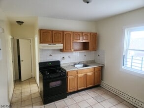 343 Market St in Paterson, NJ - Building Photo - Building Photo