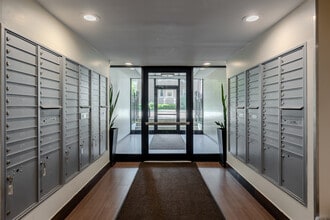 536 W. Addison in Chicago, IL - Building Photo - Interior Photo