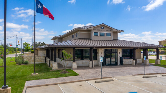 2315 Kingsland Blvd in Katy, TX - Foto de edificio - Building Photo