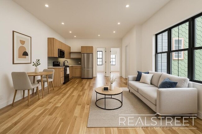 Stunning & Spacious Brand New 4 Bed 3 Bath