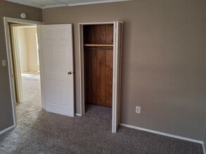 211 W Ash St in Dunlap, IL - Building Photo - Building Photo