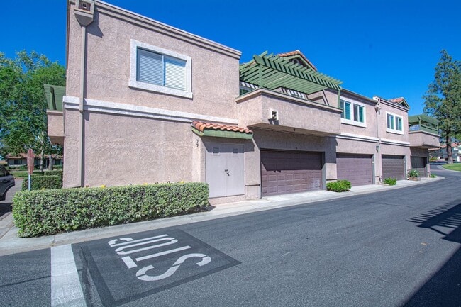8408 Spring Desert Pl in Rancho Cucamonga, CA - Building Photo - Building Photo