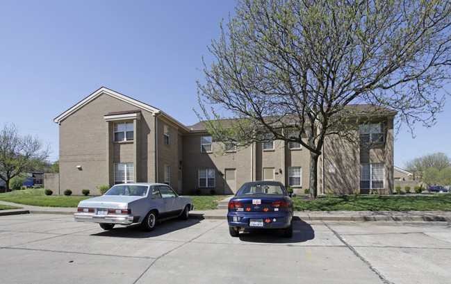 Jamestown Village in Dayton, KY - Foto de edificio - Building Photo