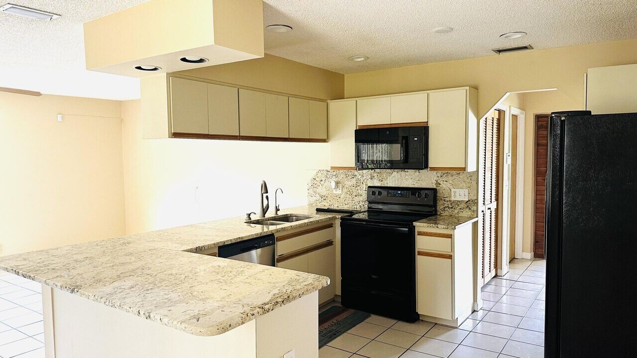 11952 60th St N in West Palm Beach, FL - Building Photo