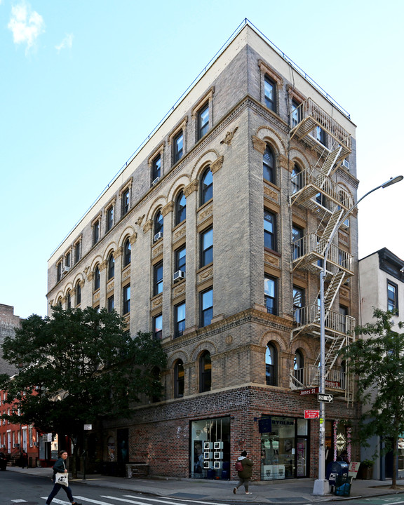 32-34 Jones St in New York, NY - Building Photo