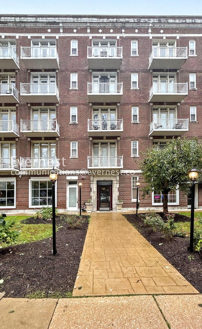 5316 Pershing Ave in St. Louis, MO - Building Photo - Building Photo