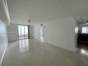 170 SE 14th St in Miami, FL - Building Photo - Building Photo