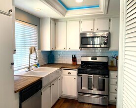 955 E 3rd St in Long Beach, CA - Building Photo - Building Photo