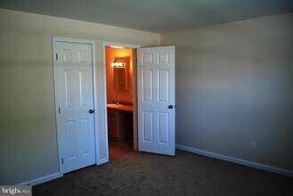 306 Oakwood Ave in Glassboro, NJ - Building Photo - Building Photo