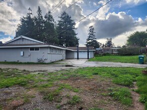 17824 Pesante Rd in Salinas, CA - Building Photo - Building Photo