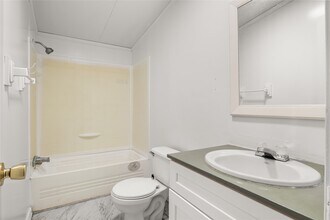 811 De Lorean Ct in Humble, TX - Foto de edificio - Building Photo