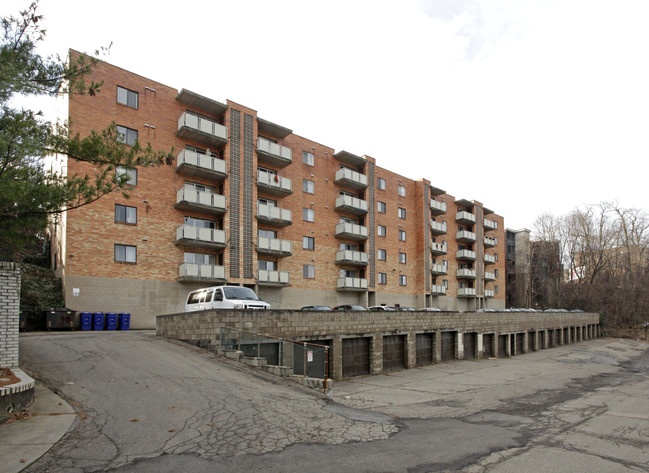 Passero Apartments in Pittsburgh, PA - Foto de edificio - Building Photo