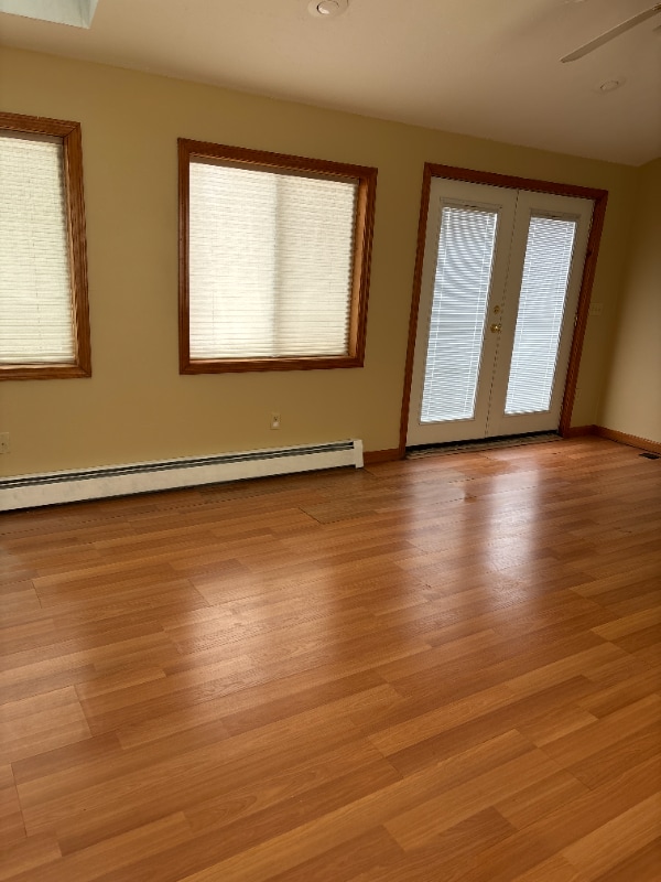 244 E Broadway in Gardner, MA - Foto de edificio - Building Photo