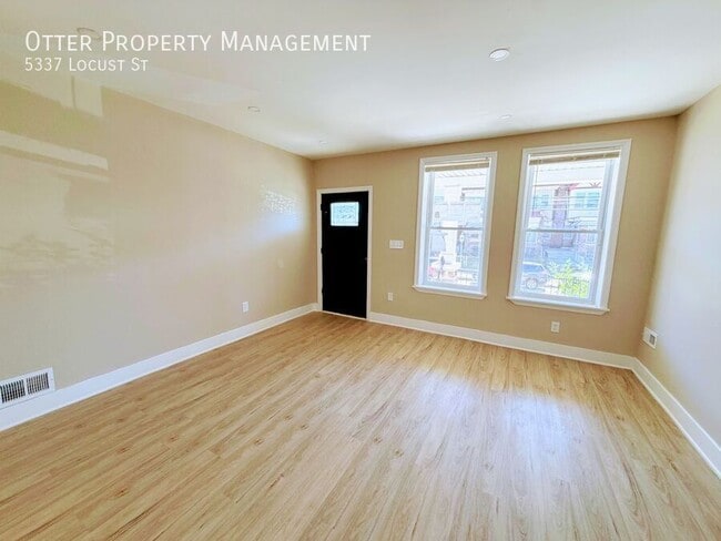 5337 Locust St in Philadelphia, PA - Foto de edificio - Building Photo