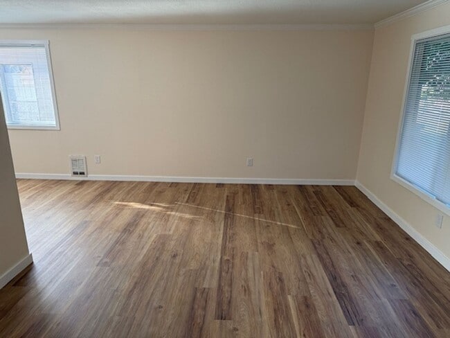 3325 Rockefeller Ave in Everett, WA - Building Photo - Building Photo
