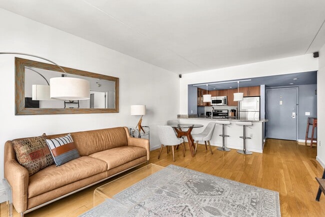 555 W 23 St in New York, NY - Building Photo - Building Photo