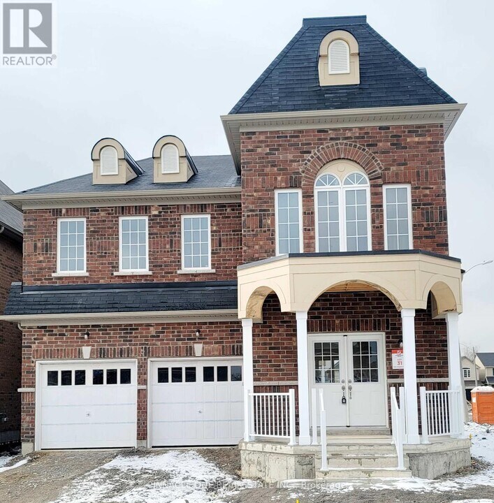 1192 Drinkle Cres in Oshawa, ON - Building Photo