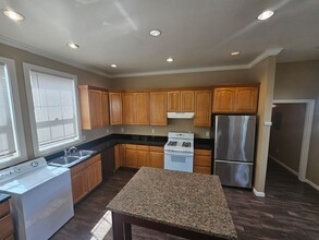 2038-2038 Linden St in Oakland, CA - Building Photo - Building Photo
