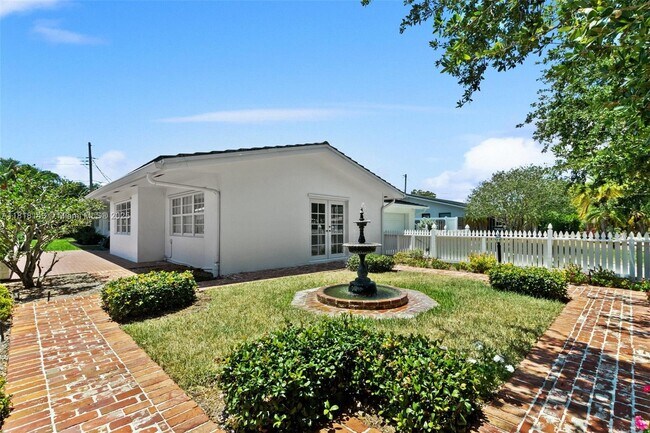 2070 NE 54th Ct in Fort Lauderdale, FL - Building Photo - Building Photo