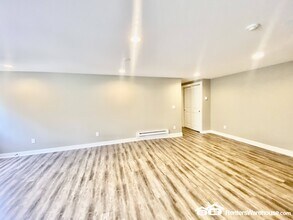 2500 Grand Ave in Des Moines, IA - Building Photo - Building Photo