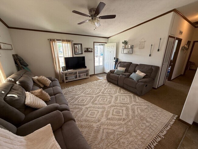 220 Riverwood Dr in Lander, WY - Building Photo - Building Photo