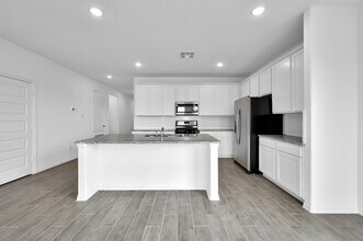 9699 Caney Trails Rd in Conroe, TX - Building Photo - Building Photo