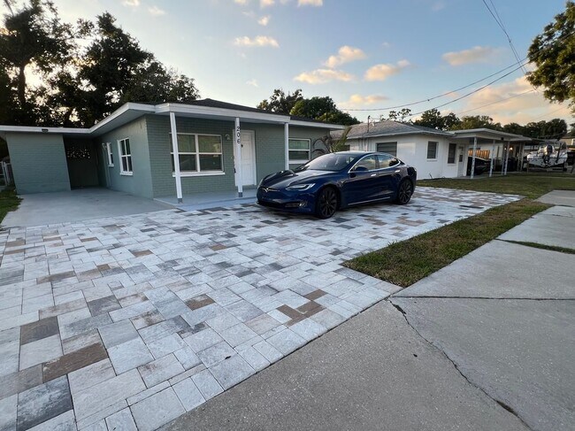 206 N Himes Ave in Tampa, FL - Building Photo - Building Photo