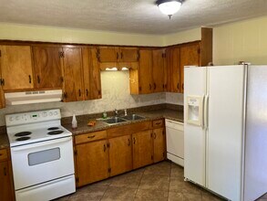 119 Betterley Pl, Unit #2 in Elizabethton, TN - Building Photo - Building Photo