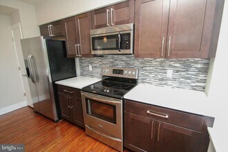 400 S 45th St in Philadelphia, PA - Building Photo - Building Photo