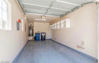1147 Paradise Vista Dr in Henderson, NV - Building Photo - Building Photo