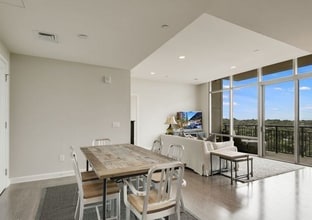 4242 Broadway in San Antonio, TX - Building Photo - Building Photo