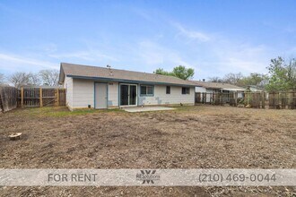 8219 Glen Lark in San Antonio, TX - Building Photo - Building Photo