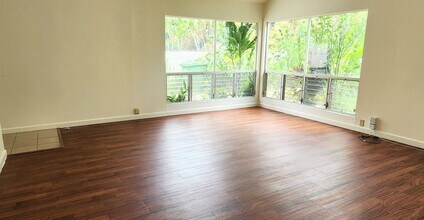 995 Kalapaki St in Honolulu, HI - Building Photo - Building Photo