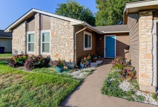 3103 Leaf Ln in Austin, TX - Building Photo - Building Photo