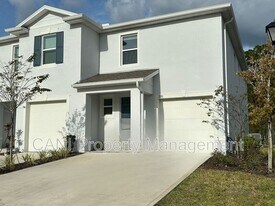 230 Reena Dr in Daytona Beach, FL - Building Photo