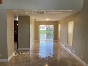 7449 Santa Monica Dr in Margate, FL - Building Photo - Building Photo