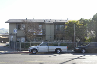 Ponderosa Apartments in Hayward, CA - Building Photo - Building Photo