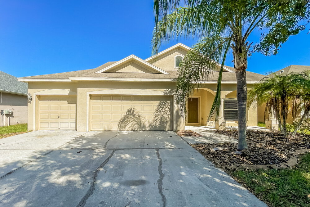 11719 Summer Springs Dr in Riverview, FL - Building Photo