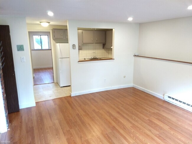 102 Alpine St-Unit -Apt 1 in Somerville, MA - Foto de edificio - Building Photo