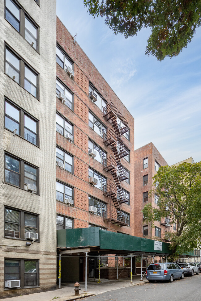 25 Indian Rd in New York, NY - Building Photo - Building Photo