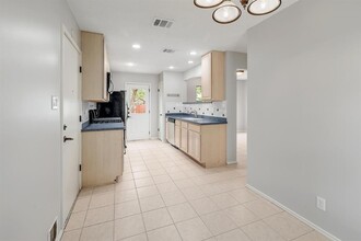 9100 Frostwood Trail in Austin, TX - Building Photo - Building Photo