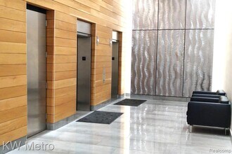 350 N Main St in Royal Oak, MI - Building Photo - Building Photo