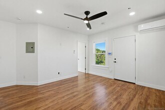 312 Brookes Ave, Unit B2 in San Diego, CA - Foto de edificio - Building Photo