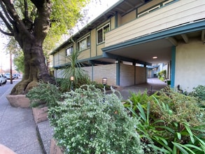 917 San Anselmo Ave in San Anselmo, CA - Building Photo - Building Photo