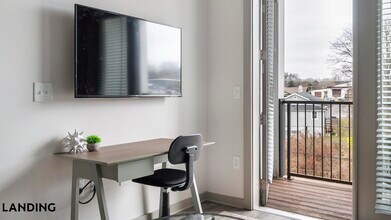 2165 Nolensville Pk in Nashville, TN - Foto de edificio - Building Photo